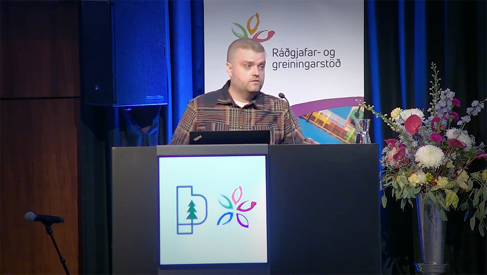 Páll Ásgeir í pontu