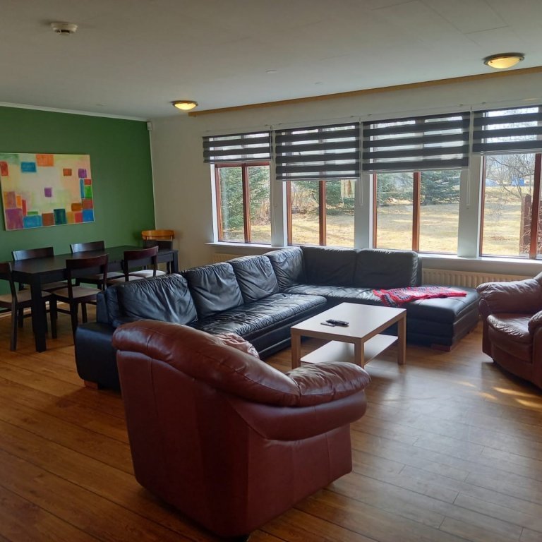 bordstofa_dadahus_2024