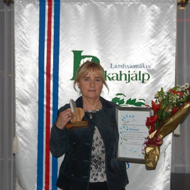 Jarþrúður Þórhallsdóttir fyrir að hafa með bók sinni Önnur skynjun- ólík veröld aukið skilning á einhverfu.