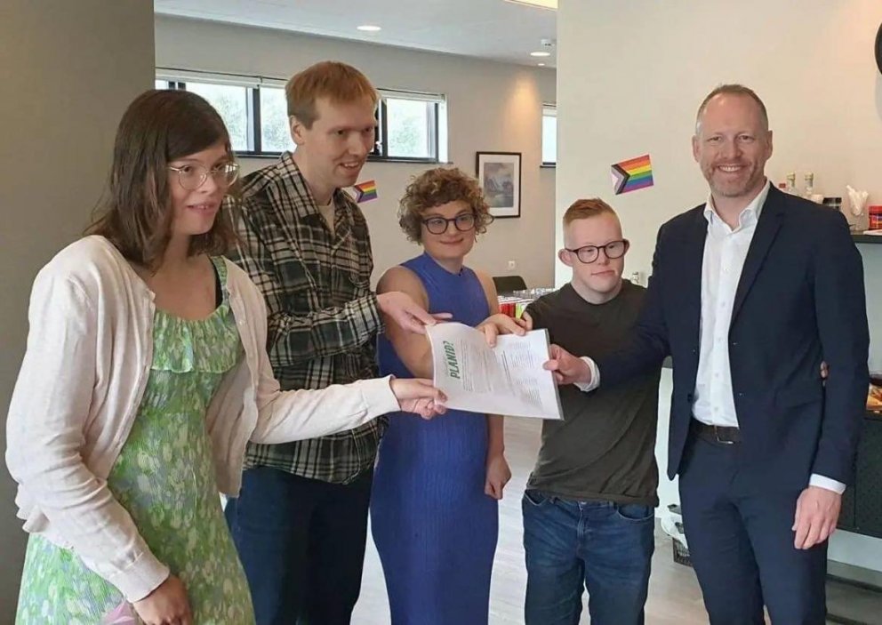 Frá vinstri: Anna, Þórir, Lára, Finnbogi og Guðmundur Ingi ráðherra.