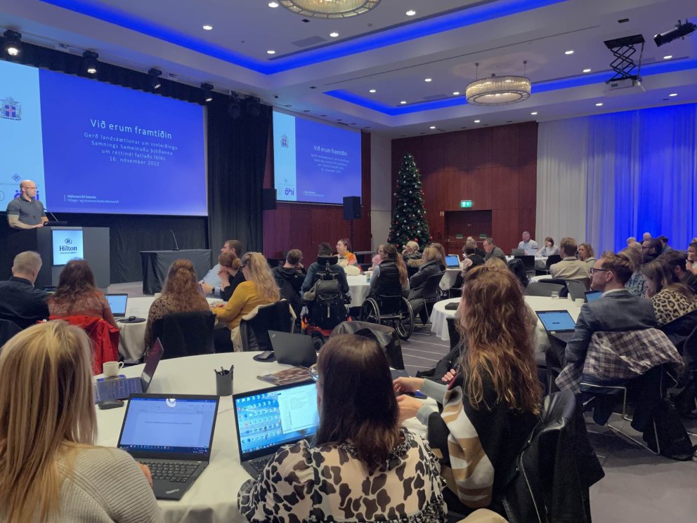 Mynd af ráðstefnunni í gær, fengin af vef Félags- og vinnumarkaðsráðuneytinu.