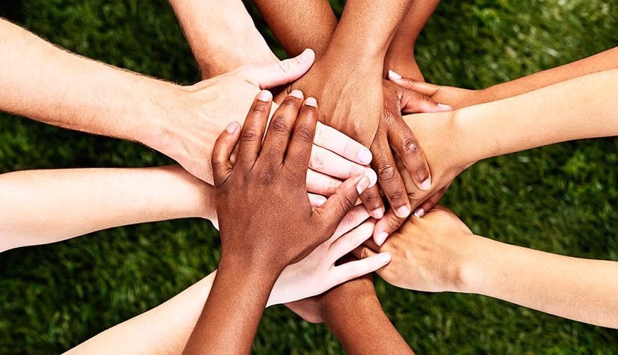 Mannréttindastofnun tekin til starfa