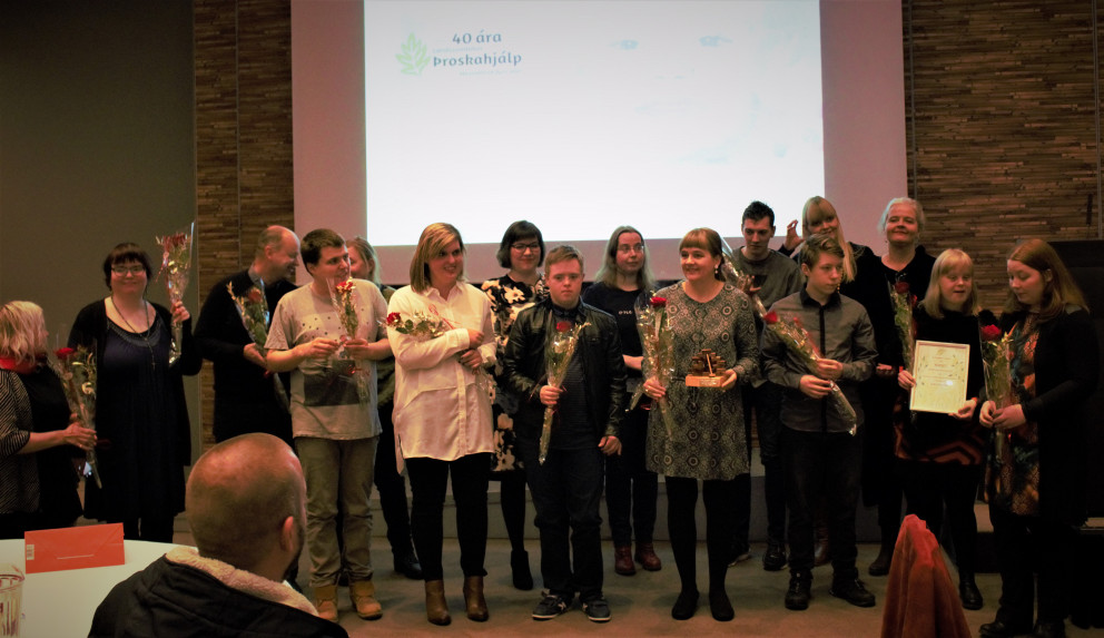 MÚRBRJÓTUR LANDSSAMTAKANNA ÞROSKAHJÁLPAR