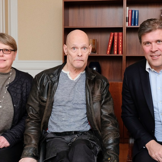Bryndís Snæbjörnsdóttir, Haraldur Ólafsson og Bjarni Benediktsson
mynd fengin af mbl.is