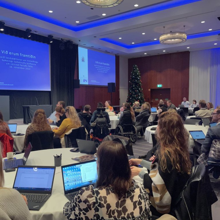 Mynd af ráðstefnunni í gær, fengin af vef Félags- og vinnumarkaðsráðuneytinu.
