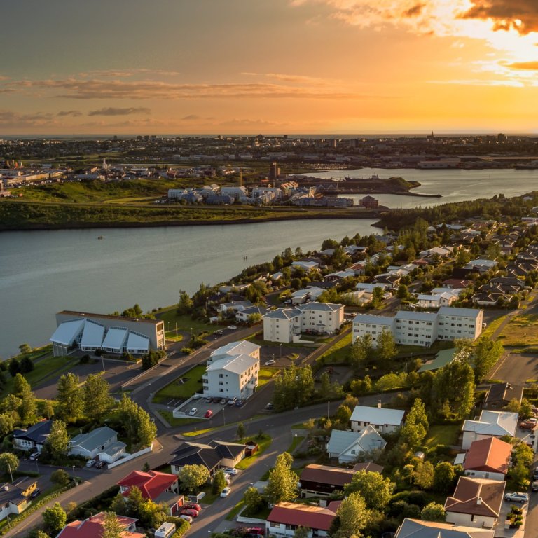 Mikilvægur sigur í tveimur málum sem varða rétt fatlaðs fólks á biðlista eftir húsnæði.